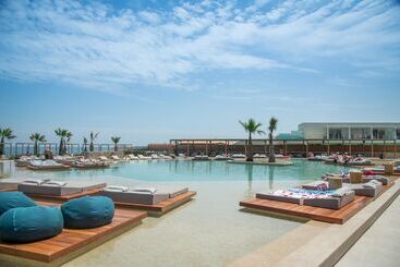 هتل Senseana Sea Side Resort & Aquadventure