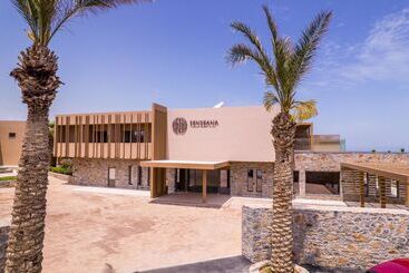 هتل Senseana Sea Side Resort & Aquadventure