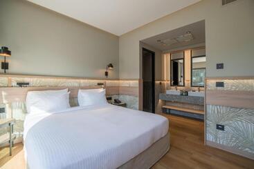 هتل Senseana Sea Side Resort & Aquadventure