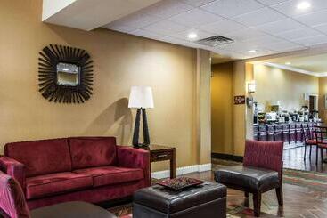 هتل Sleep Inn & Suites Huntsville Near U.s. Space & Rocket Center