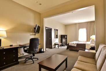 هتل Sleep Inn & Suites University