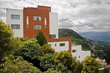 هتل Stubel Suites & Cafe