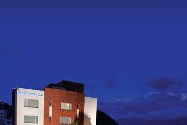 هتل Stubel Suites & Cafe