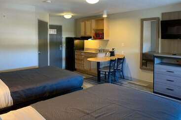 هتل Suburban Studios Near Panama City Beach