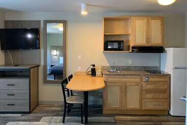هتل Suburban Studios Near Panama City Beach