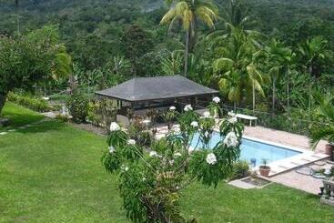 هتل Tamarind Great House