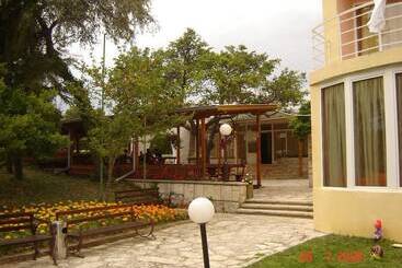 Vezhen Hotel   Free Parking