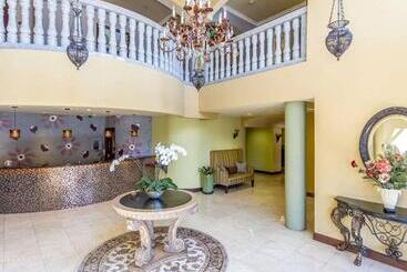 هتل Villa Montes