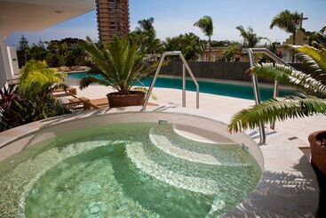 Отель Wyndham Resort Surfers Paradise