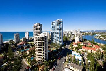 Отель Wyndham Resort Surfers Paradise