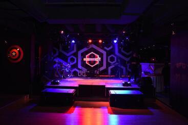 Monroe Hotel & Suites