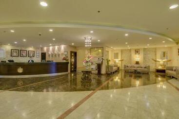 Monroe Hotel & Suites