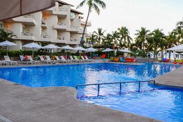 リゾートホテル Friendly Fun Vallarta Different Experiences