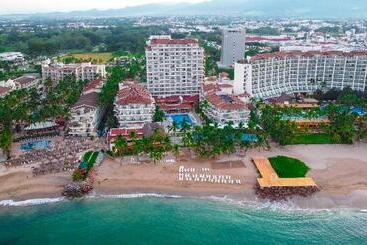 リゾートホテル Friendly Fun Vallarta Different Experiences