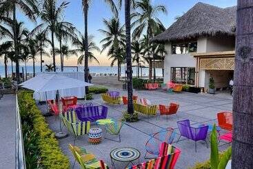 リゾートホテル Friendly Fun Vallarta Different Experiences