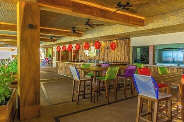 リゾートホテル Friendly Fun Vallarta Different Experiences