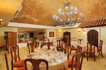リゾートホテル Friendly Fun Vallarta Different Experiences