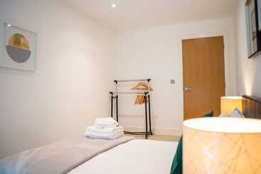 Spacious Serviced Apartments Canary Wharf