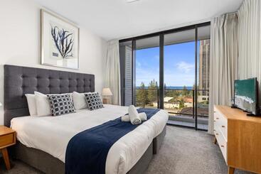 Ultra Broadbeach