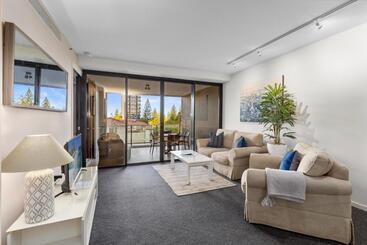 Ultra Broadbeach