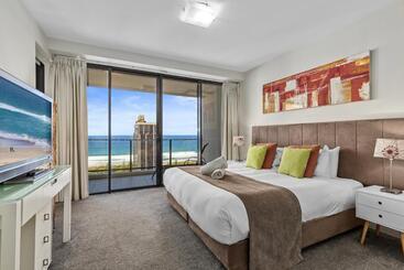 Ultra Broadbeach