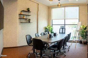 Grand Kingsgate Jaddaf Waterfront Hotel By Millennium
