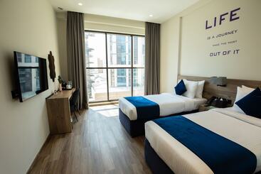 Grand Kingsgate Jaddaf Waterfront Hotel By Millennium