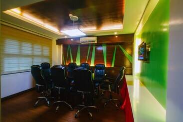 Отель Jj Midcity Inn