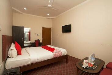 هتل Eastern Star By Oyo Rooms