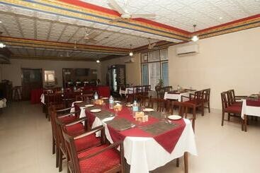 هتل Eastern Star By Oyo Rooms