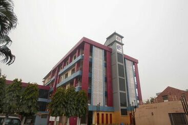 هتل Eastern Star By Oyo Rooms