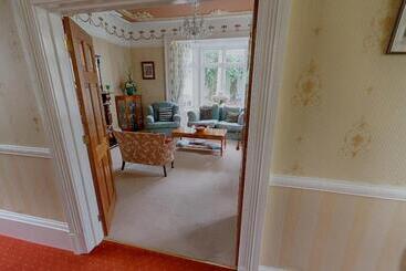 هتل Holcombe House Guest House