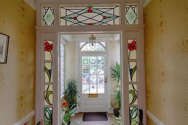 هتل Holcombe House Guest House