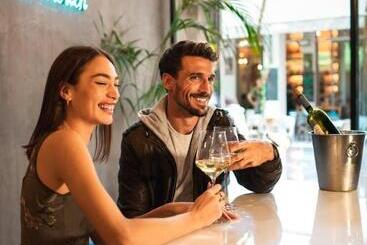 هتل Melo Athens