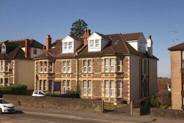 펜션 Filton Guest House