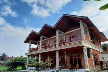 پانسیون Juma Cottages