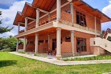 پانسیون Juma Cottages
