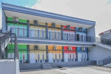 هتل Reddoorz At Pelangi Guest House