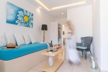 هتل Bella Santorini Studios