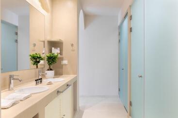 هتل Casa Di Fiori Andros Suites