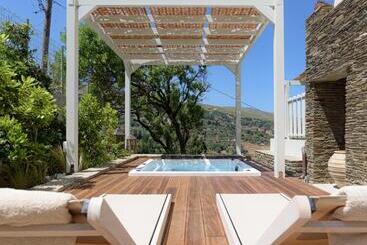 هتل Casa Di Fiori Andros Suites