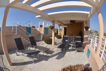 هتل Boutique Suites Nadia Bucerias