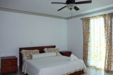 هتل Cabarete Town House
