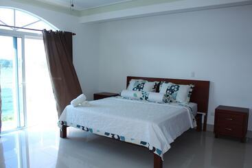 هتل Cabarete Town House