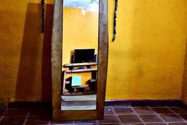 هتل Hacienda Los Dolores   Hostel