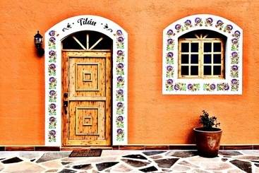 هتل Hacienda Los Dolores   Hostel