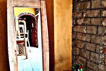 هتل Hacienda Los Dolores   Hostel
