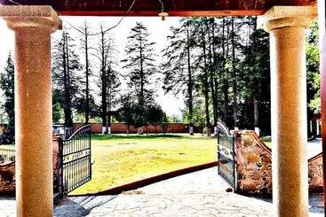 هتل Hacienda Los Dolores   Hostel
