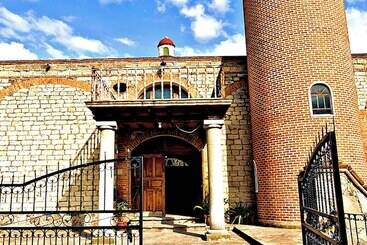 هتل Hacienda Los Dolores   Hostel