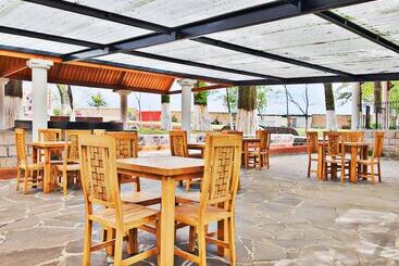 هتل Hacienda Los Dolores   Hostel